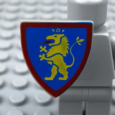 LEGO Minifigure Shield Triangular Yellow Lion on Blue Background Castle Crusader - Image 1 of 4