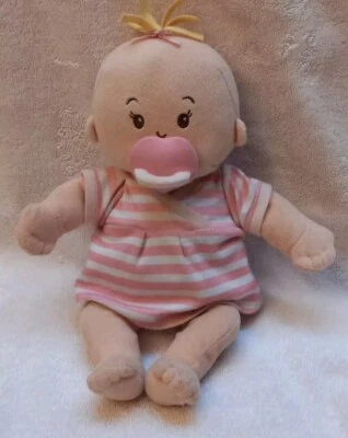 Peluche chupete magnético rosa muñeca Stella Soft Wee Baby de The Manhattan Toy Company Foto 1 de 4