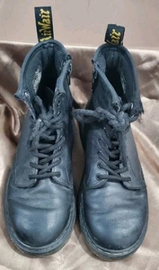 Stivali Dr. Martens 1460J in pelle nera taglia 2 bambini stringati con zip laterale alla caviglia da combattimento - Foto 1 di 7