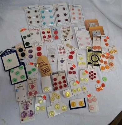 Vtg Lot Buttons On Cards Sewing Lansing Stylemakers 50s 60s 70s Streamline  - Image 1 of 4