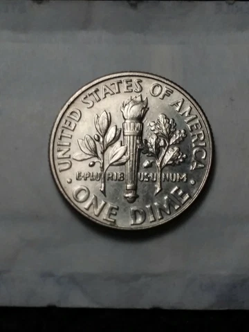 2014 p lamination and metal dropping error coin Cover