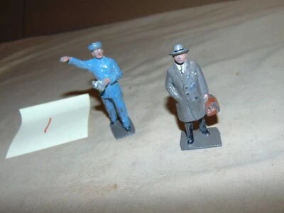 LIONEL  STANDARD GAUGE  2 FIGURES FROM 550 SET    #1 - Image 1 of 4