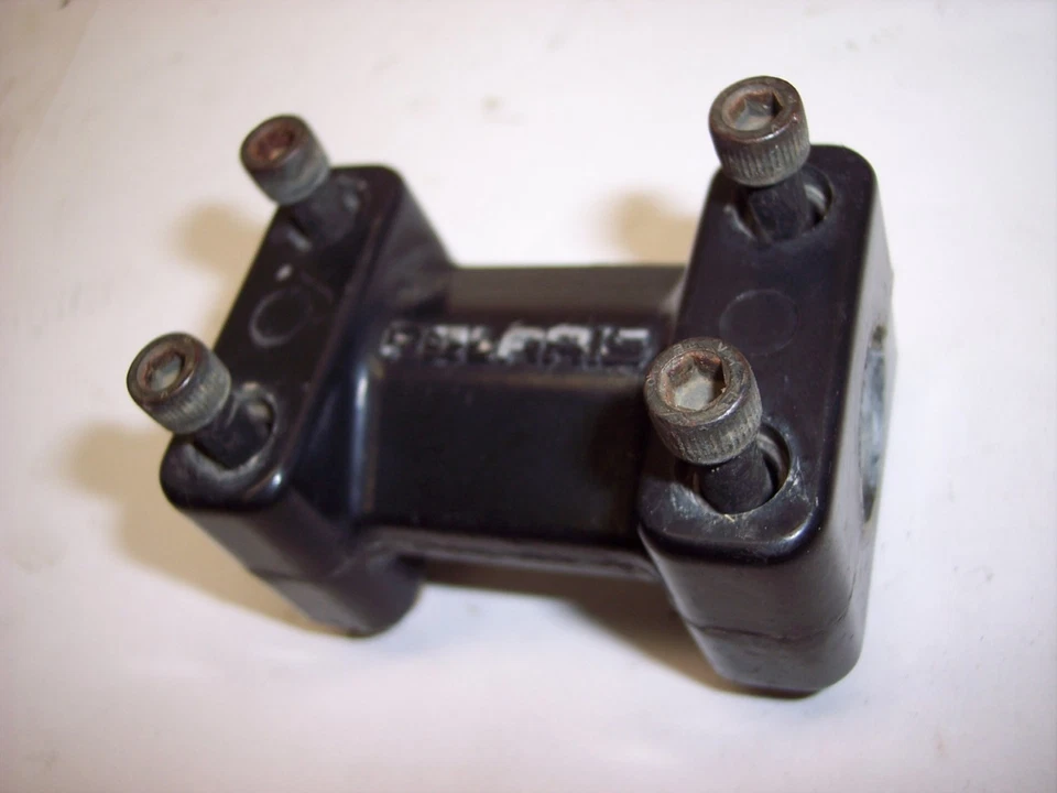 93 POLARIS STORM 800 750 SKS XLT 600 RXL 650 XCR 440 500 HANDLEBAR BLOCK CLAMP - Image 1 of 1