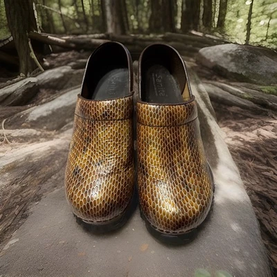 Zueco original danés Santana.  Estampado de piel de serpiente de cuero marrón cómodo  Foto 1 de 4