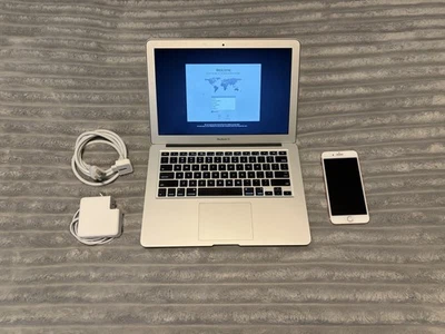 MacBook Air 13 «1,3 ГГц i5 128GB SSD с зарядным устройством + розовое золото iPhone 6 комплект - Изображение 1 из 4