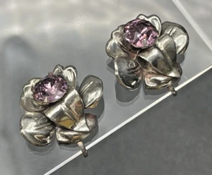 Pendientes traseros antiguos atornillados de vidrio amatista de plata esterlina Art Nouveau - Imagen 1 de 5