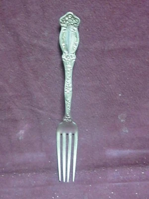  Silverplate S. L. & G. H.  ROGERS 1905 VIOLET DINNER FORK 7 3/8" no mono   - Image 1 of 4