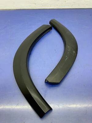 2021-2023 NISSAN ROGUE OEM ARCO DE RUEDA TRASERO DERECHO E IZQUIERDO JUEGO DE MOLDURAS DE PLÁSTICO (2) Foto 1 de 4