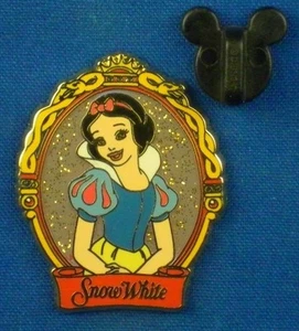 Pin Disney Marco Ovalado Blancanieves Brillo Espejo Mágico 12 Meses de Magia #12524 - Imagen 1 de 4