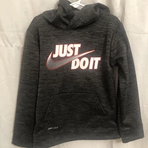 GREAT CONDITION Youth Boy’s Size 7/L Nike “Just Do It” Hoodie Black/Gray Dri~Fit - Picture 1 of 11