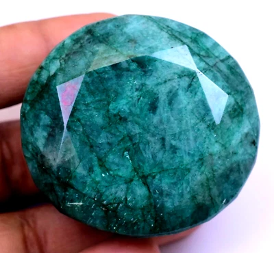 669.0 Ct Natural Huge Green Emerald Earth-Mined Certified Museum Use Gemstone - Image 1 of 4