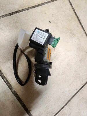 1998 1999 2000 2001 2002 LINCOLN TOWN CAR IGNITION KEY  IMMOBILIZER - Image 1 of 3