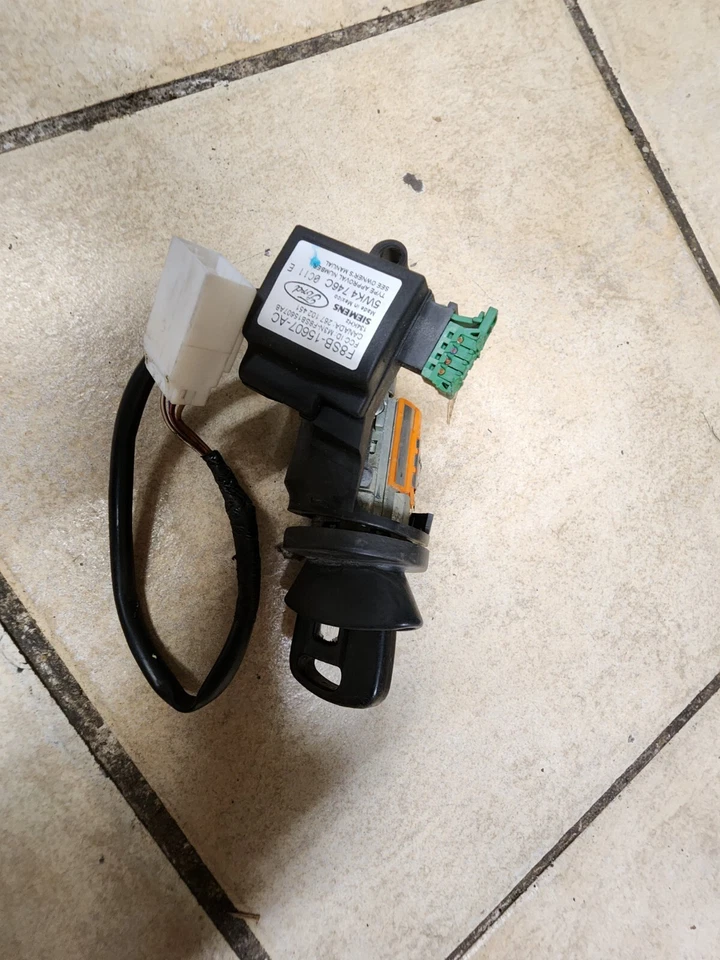 1998 1999 2000 2001 2002 LINCOLN TOWN CAR IGNITION KEY  IMMOBILIZER - Image 1 of 3