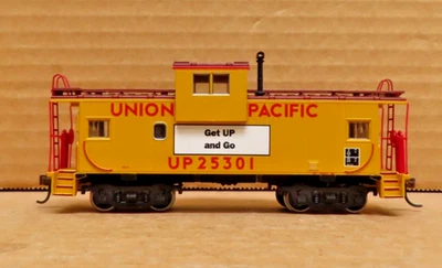 ATHEARN 74388 HO WIDE VISION CABOOSE Union Pacific New in Box RTR UP 25301 - Image 1 of 3
