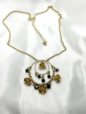 Zauberhafte Vintage Kette 90er goldfarben Rosen Glassteine schwarz - Bild 1 von 4