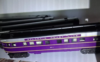 K-Line Trains Atlantic Coast Line Passenger 4Pack Streamliners O Gauge Lightning - Image 1 of 4