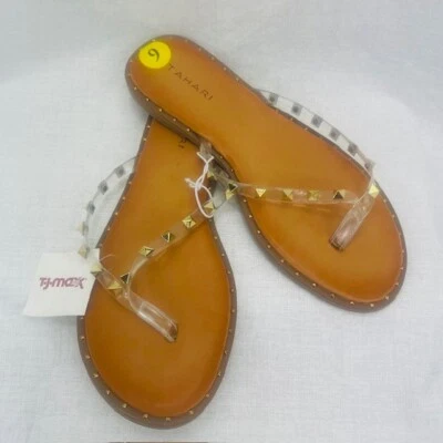 Sandalias planas para mujer TAHARI con tachuelas doradas con correa transparente - nuevas con etiquetas - talla 9 Foto 1 de 4