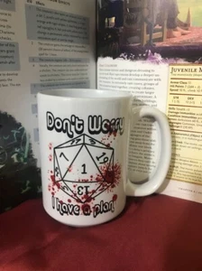 Dungeons and Dragons Don't Worry I have a Plan Natural 1 taza - Imagen 1 de 1