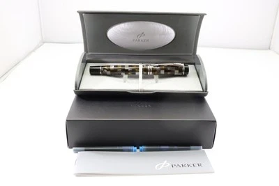 Vintage (2006) Parker Duofold Centennial Green Checkered Medium Fountain Pen - Image 1 of 4