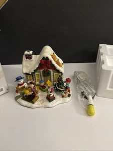 Peanuts Snoopy Danbury Mint Christmas Cottage Light Up Charlie Brown Schulz NEW - Picture 1 of 17