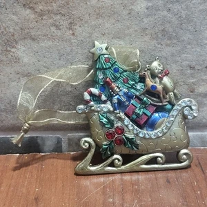 Trineo de Papá Noel vintage cargado con regalos adorno de metal - Imagen 1 de 8