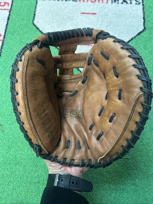 "Guante de cuero Wilson A500 Fastpitch Catchers 31"" CMFP lanzamiento a la derecha" Foto 1 de 4