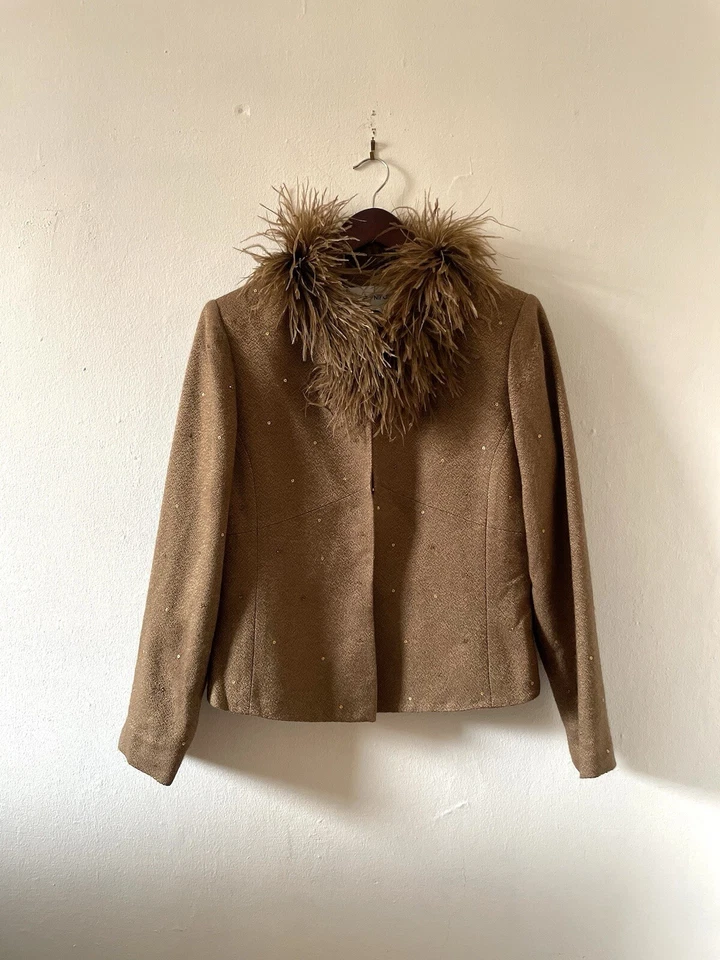 Jaqueta feminina vintage anos 90 Albert Nipon colarinho de penas 8 avestruzes P-M - Imagem 1 de 4