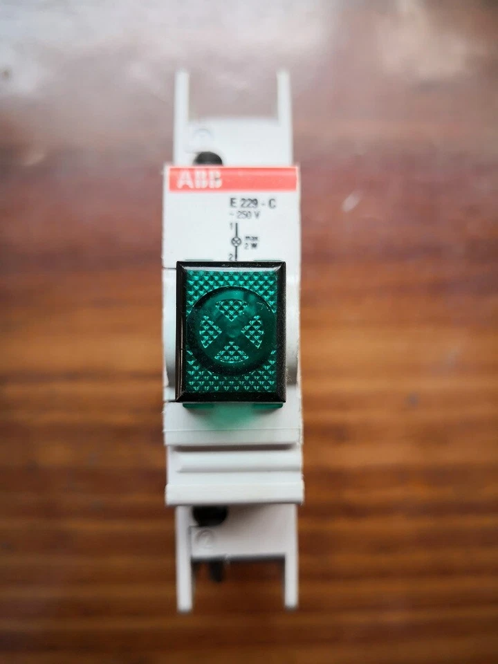 ABB Interruttore di Circuito Verde 2W 250V art. E229-C. Introvabile e raro - Immagine 1 di 1
