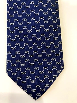 NUEVA CORBATA DE SEDA CON ESTAMPADO DE MONOGRAMA VALENTINO para hombre azul marino/dorada hecha a mano en Italia Foto 1 de 4