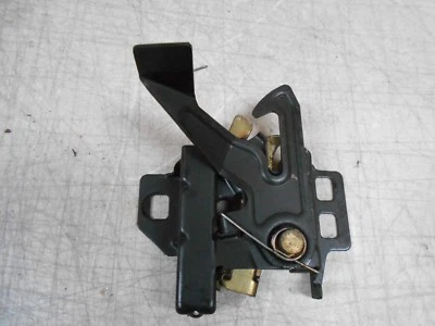 Saturn SL2 1994 capó de fábrica pestillo capó captura Foto 1 de 2