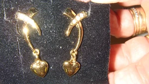 Avon 1994 Heart & Kisses Post Ohrringe goldfarben & Strass - Bild 1 von 3