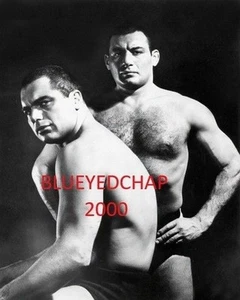 CHRIS & JOHN TOLOS WRESTLER 8 X 10 WRESTLING FOTO NWA WWWF - Bild 1 von 1