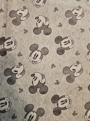 3 ЯРДА 32» DISNEY МИККИ МЫШИ ЧЕРНЫЙ БЕЛЫЙ СЕРЫЙ ЭСКИЗ ГОЛОВЫ ТКАНИ ШИТЬЯ ЛОСКУТНОЕ ОДЕЯЛО - Изображение 1 из 4