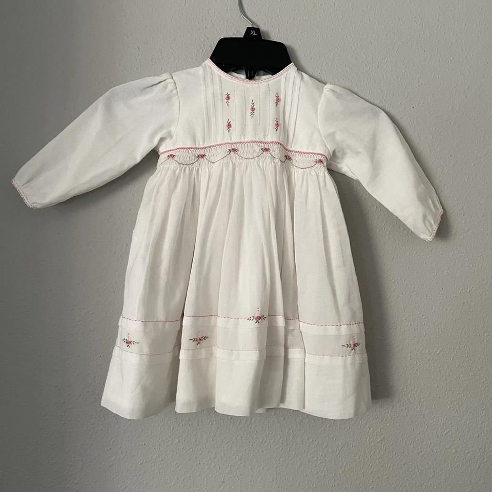 Vestido Sarah Louise Inglaterra Meninas 18 Mos Branco Mão Batida Floral Império Cintura - Imagem 1 de 4
