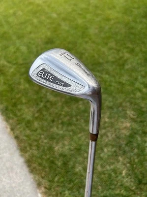 Spalding Elite Plus 11 Wedge Dynamic Gold S300 Shaft Mens RH 1979-1982 - Image 1 of 4