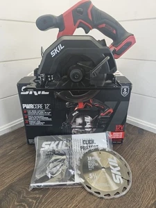 Skil PWR CORE 12V Brushless 5-1/2" Circular Saw MODEL CR541801 - Picture 1 of 13