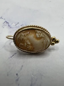 Vintage Carla 14k Yellow Gold Hand Carved Shell Cameo Single Leverback Earring - Picture 1 of 8