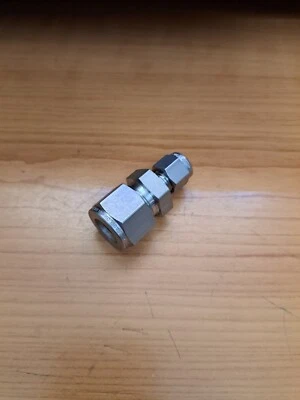 Swagelok SS-810-6-4,   ,1/2 x 1/4 unions - Image 1 of 2