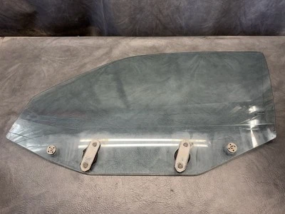 Оригинальное стекло для правой двери 89-94 Nissan S13 240sx Silvia 180sx  - Изображение 1 из 4