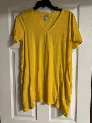 Camiseta Logo de Lori Goldstein Foto 1 de 3