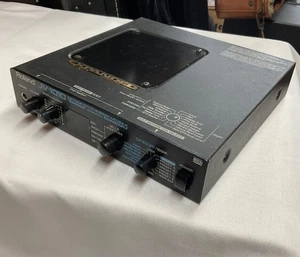 Roland JV-1010 Modulo sintetizzatore semi-rack espandibile 64 voci buono - Foto 1 di 5