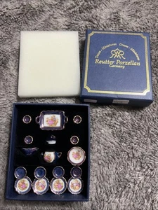 Reutter porcellana Germany set da tè vintage in miniatura nuovo con scatola viola - Foto 1 di 1