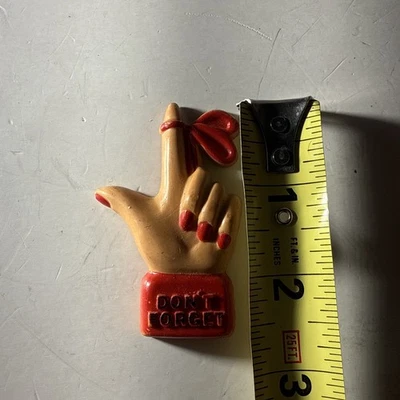 VTG MCM RARE “DONT FORGET" Hand Refrigerator MAGNET Women’s Hand Reminder 70’s Foto 1 de 4