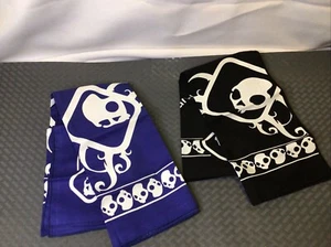 ZWEI NEUE SKULL CANDY BANDANAS, EINE BLAU & WEISS, EINE SCHWARZ & WEISS - Bild 1 von 13