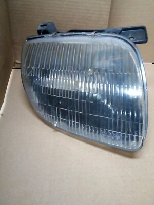1995 - 2002 PONTIAC SUNFIRE ПАССАЖИРСКАЯ ПРАВАЯ БОКОВАЯ ФАРА ПРОТИВОТУМАННАЯ  - Изображение 1 из 4