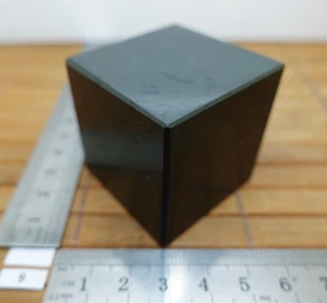 CUBE 40mm TOURMALINE NOIRE naturelle  de qualité superieure des USA 208g reiki - Imagen 1 de 5