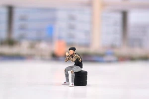 Kepopic Miniature Figure scale 1/64 (Diecast Figure) - Picture 1 of 3
