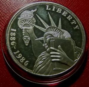 1986 Ellis Island Commemorative 5oz .999 Fine Silver Round in Capsule - Picture 1 of 4