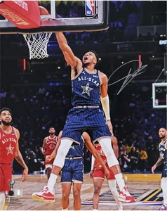 Giannis Antetokounmpo Bucks Signed 16x20 2024 NBA All-Star Game Dunking Photo - Picture 1 of 1