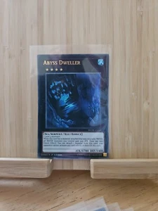 YUGIOH Ultra seltener Abyss Bewohner DUDE-EN016 1. Auflage - Bild 1 von 4